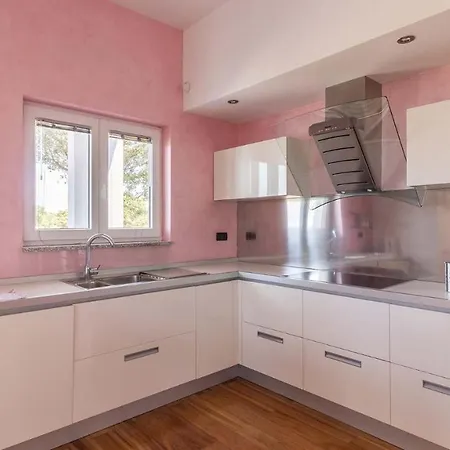 Vila Luxury Nicol With Pool And Sea View 300m From The