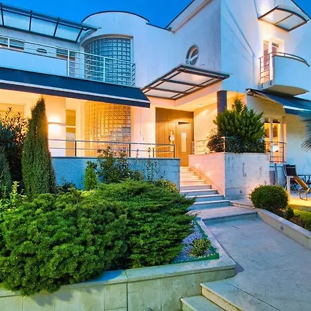 Willa Luxury Nicol With Pool And Sea View 300m From The Pula