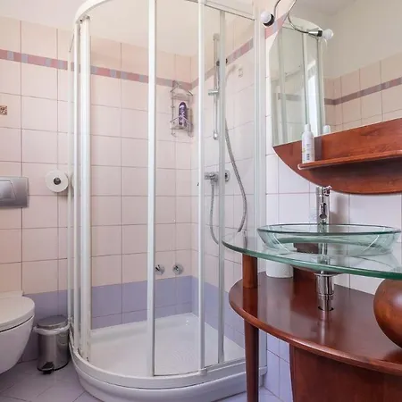 Luxury Nicol With Pool And Sea View 300m From The فيلة بولا