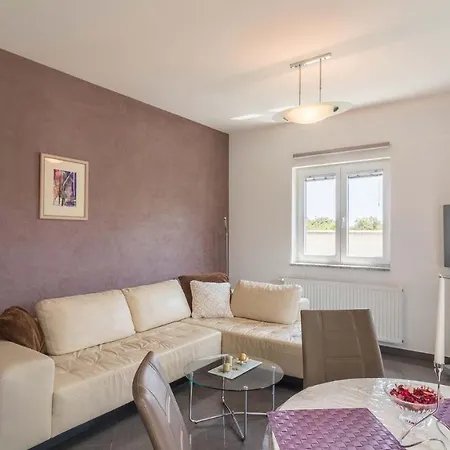 Luxury Nicol With Pool And Sea View 300m From The Willa Pula