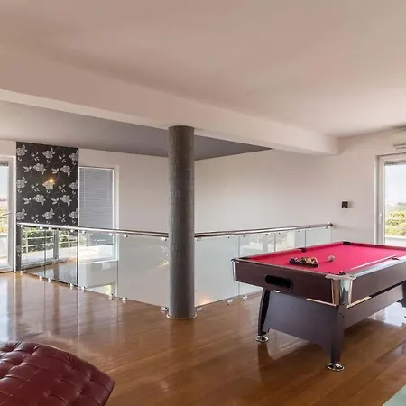 Luxury Nicol With Pool And Sea View 300m From The فيلة بولا