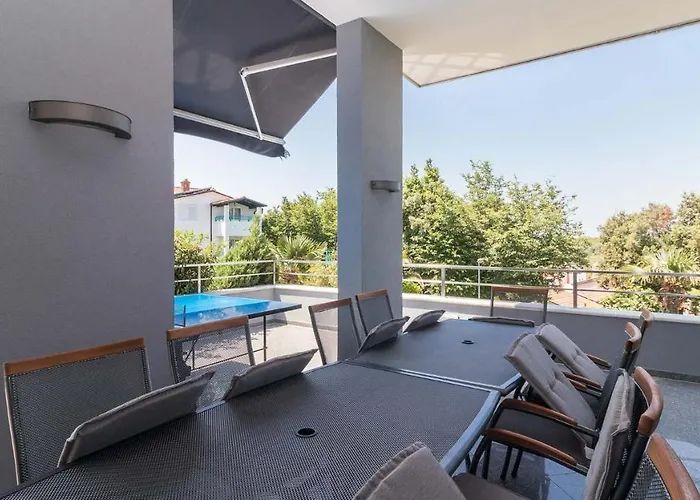 Luxury Nicol With Pool And Sea View 300m From The