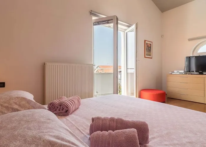 Villa Luxury Nicol With Pool And Sea View 300m From The Pula