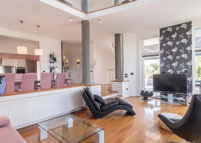 Luxury Nicol With Pool And Sea View 300m From The *