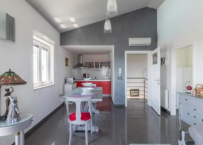 Vila Luxury Nicol With Pool And Sea View 300m From The