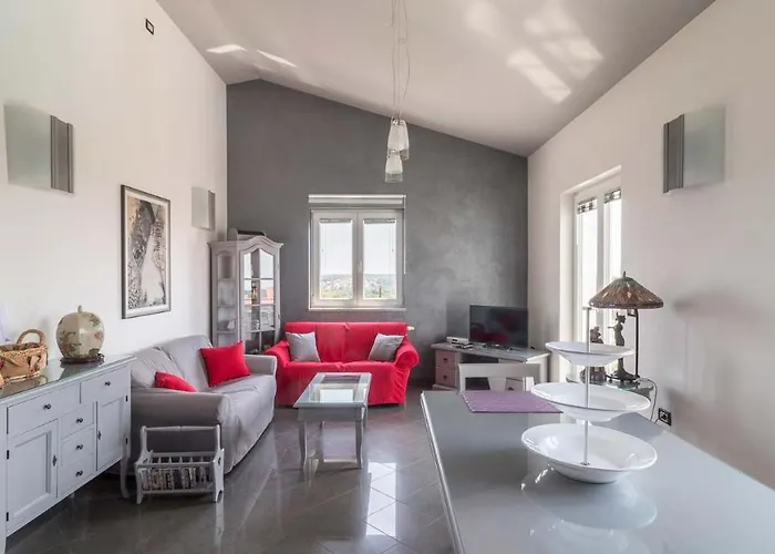 Luxury Nicol With Pool And Sea View 300m From The Pula