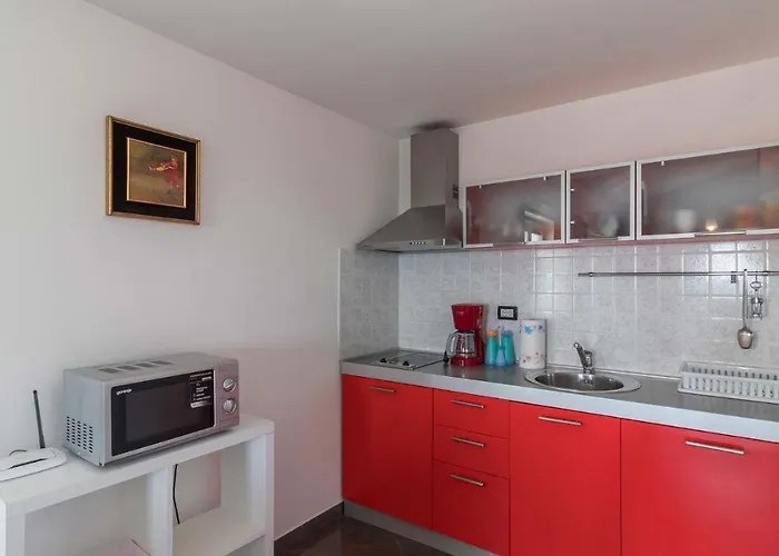 Luxury Nicol With Pool And Sea View 300m From The Vila *