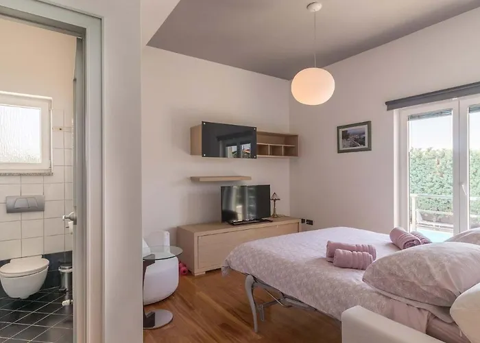 Luxury Nicol With Pool And Sea View 300m From The Villa Pula