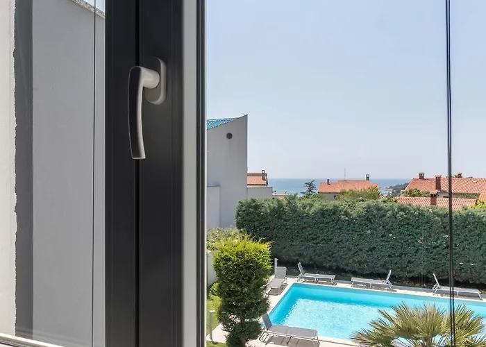 Luxury Nicol With Pool And Sea View 300m From The * Pula
