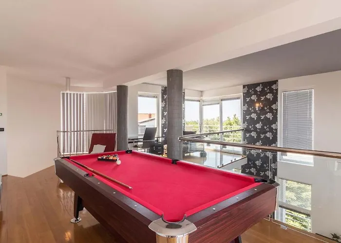 Luxury Nicol With Pool And Sea View 300m From The *