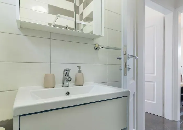 Luxury Nicol With Pool And Sea View 300m From The Villa *